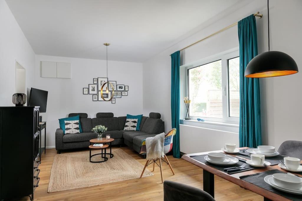 Charmantes Townhaus Mit Garten, W-Lan & Netflix Potsdam Extérieur photo