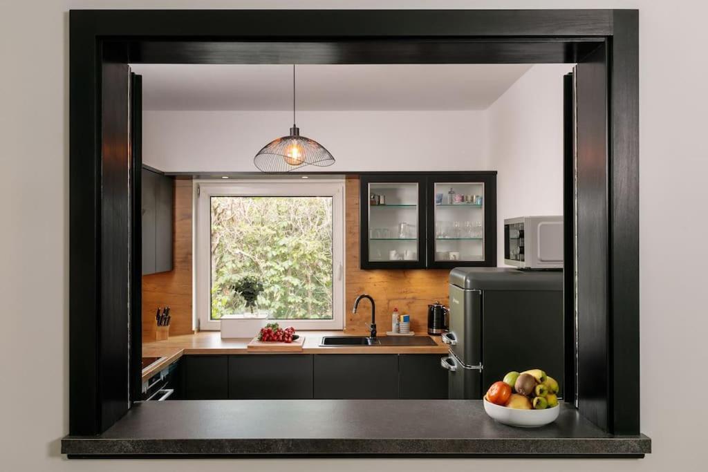 Charmantes Townhaus Mit Garten, W-Lan & Netflix Potsdam Extérieur photo