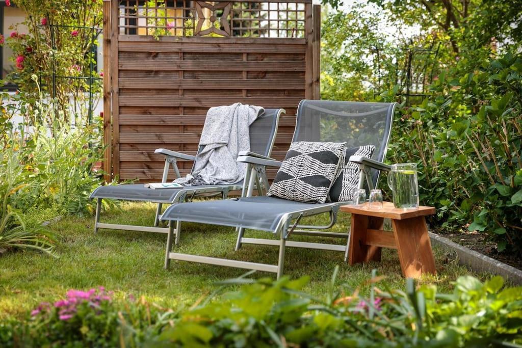Charmantes Townhaus Mit Garten, W-Lan & Netflix Potsdam Extérieur photo
