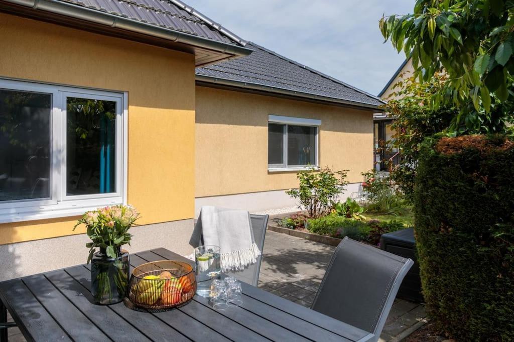 Charmantes Townhaus Mit Garten, W-Lan & Netflix Potsdam Extérieur photo